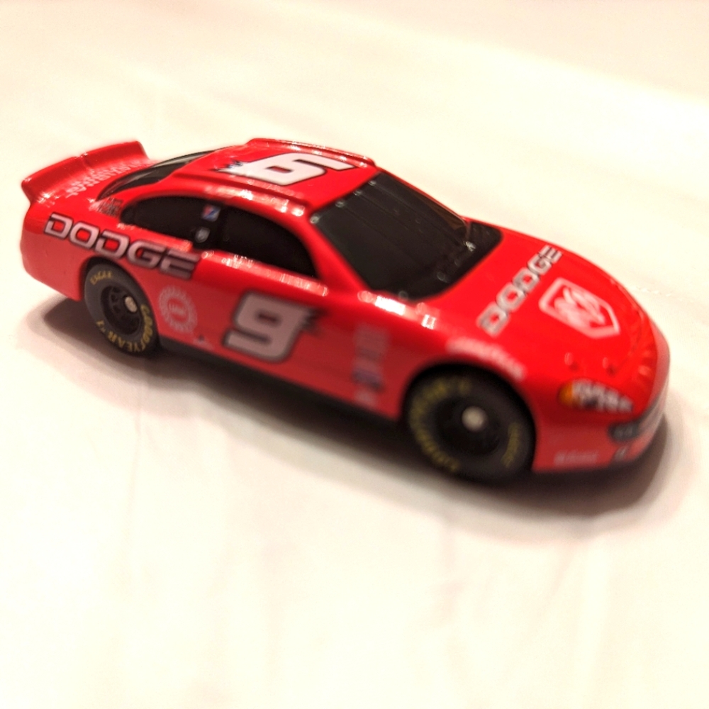 Bill Elliott #9 Dodge Nascar 🔥 Hot Wheels Die Cast Toy Car